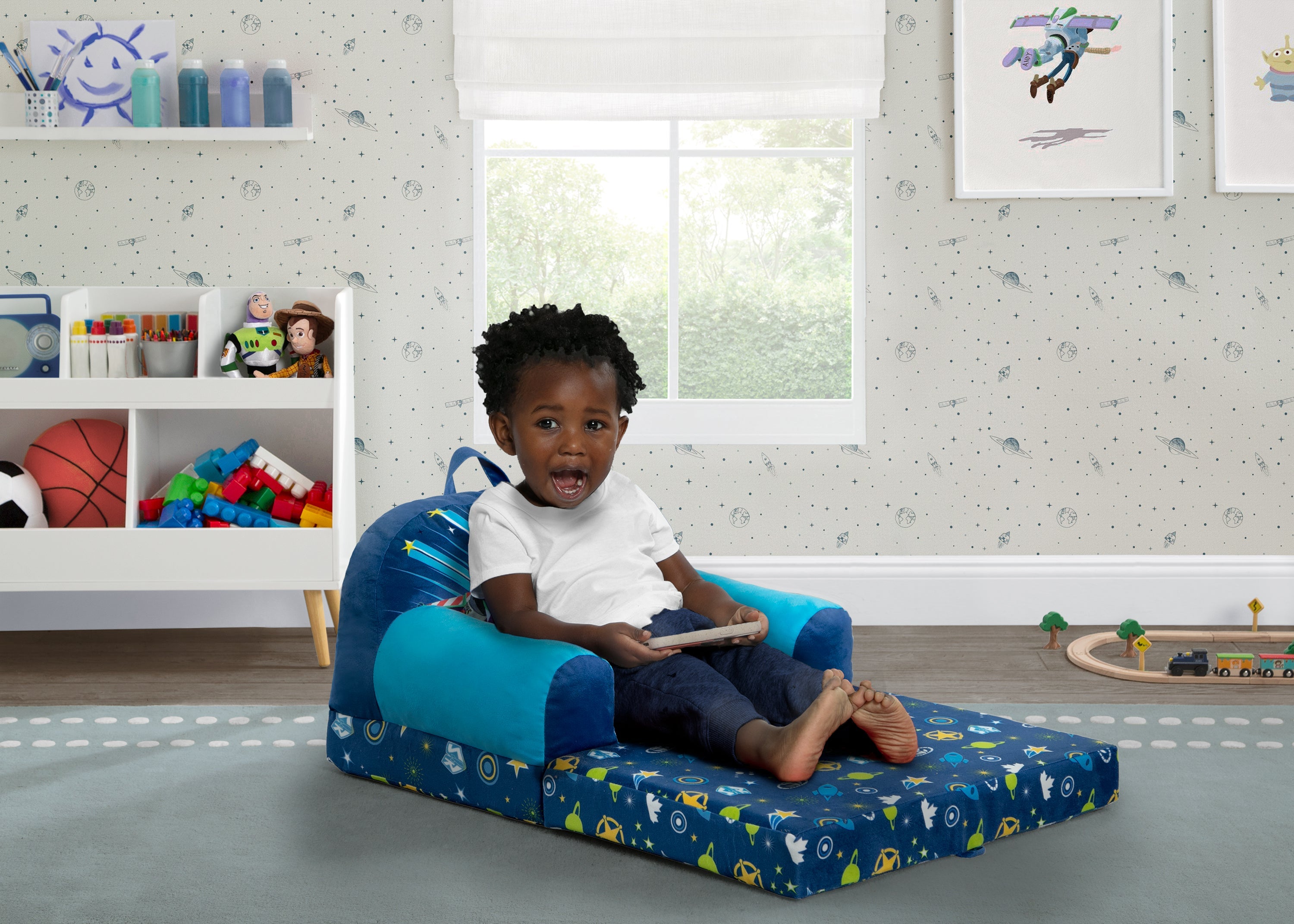 Toy Story Cozee Buddy Flip-Out Chair