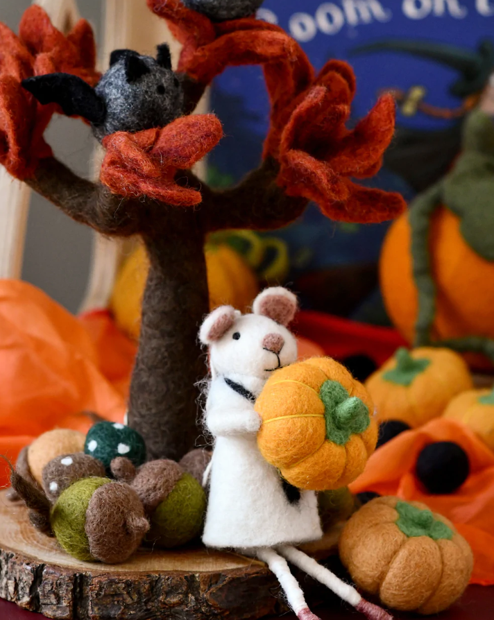 Sale Felt Oak Green Acorns, Set of 5